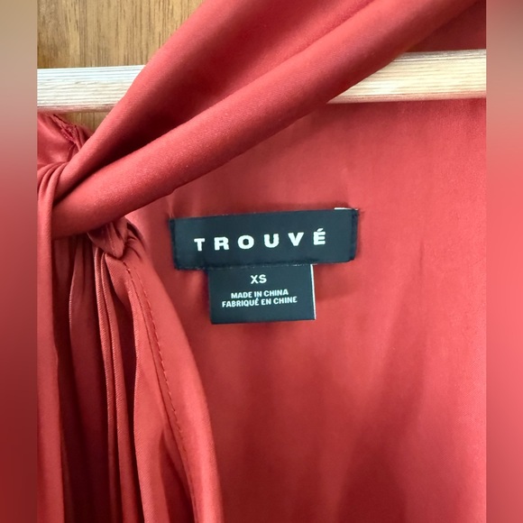 Trouvé Nordstrom Twist Front Sleeveless Halter Top - Picture 9 of 12